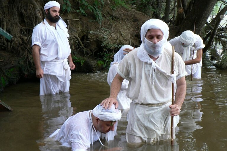 Mandejci: dějiny a současnost, 26.11.2025 Salvátor